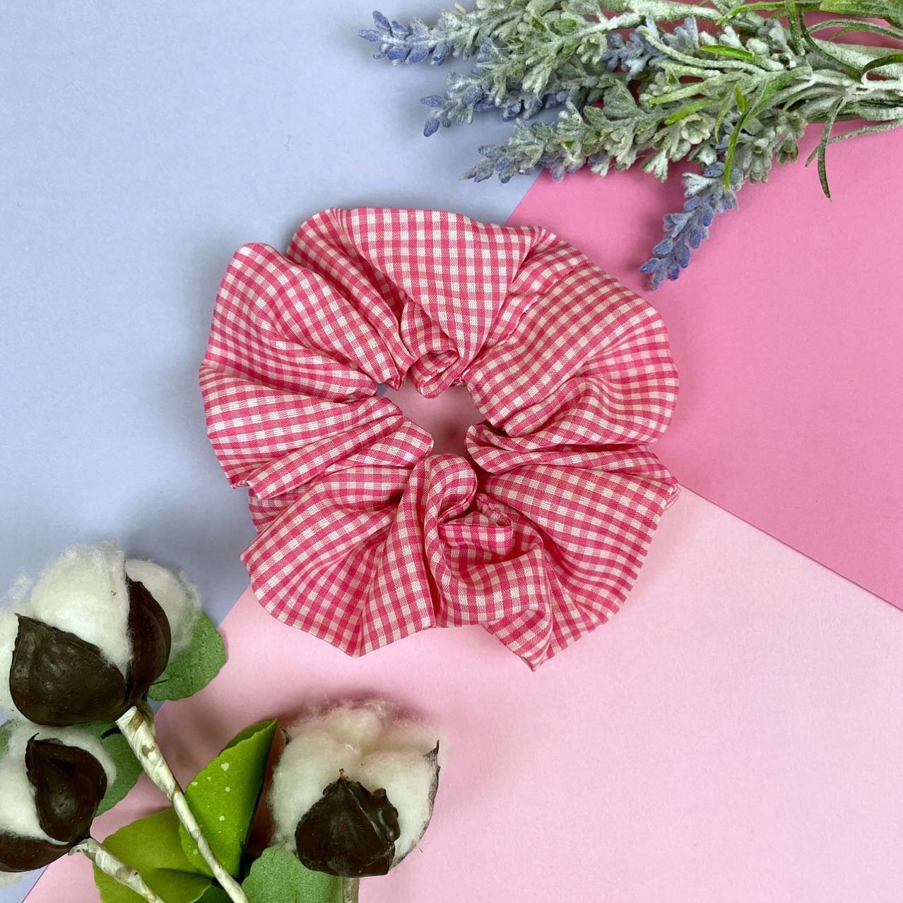 Hot pink gingham scrap fabric scrunchie for maximum picnic vibes 💖💖💖
.
.
.
#sustainablesmallbusiness #ethicalsmallbusiness #scrunchie #handmadescrunchies #kawaiiaccessories #handmadeaccessories #kawaiismallbusiness #ethicalclothing #ethicalaccesso