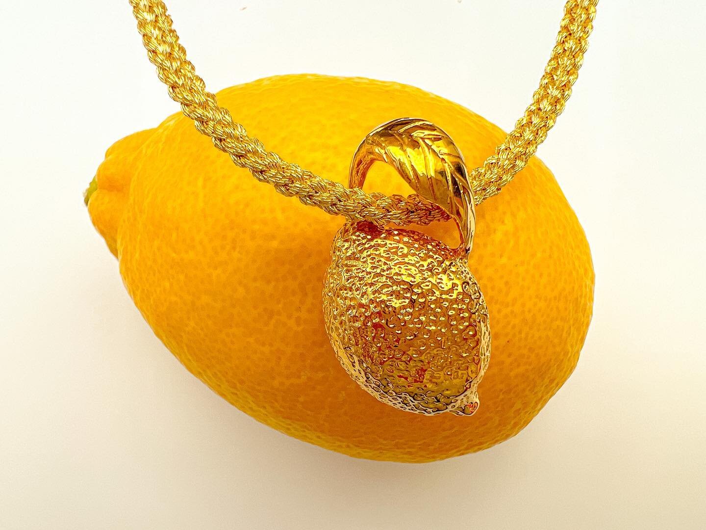 Lemon necklace in gold plated or 9 carat gold with handwoven gold thread. Originally hand-carved in wax (swipe to see wax work), you can see the trace of my hand in every jewel. Order yours now at www.josephinedestael.com #jewellery #lostwaxcasting #