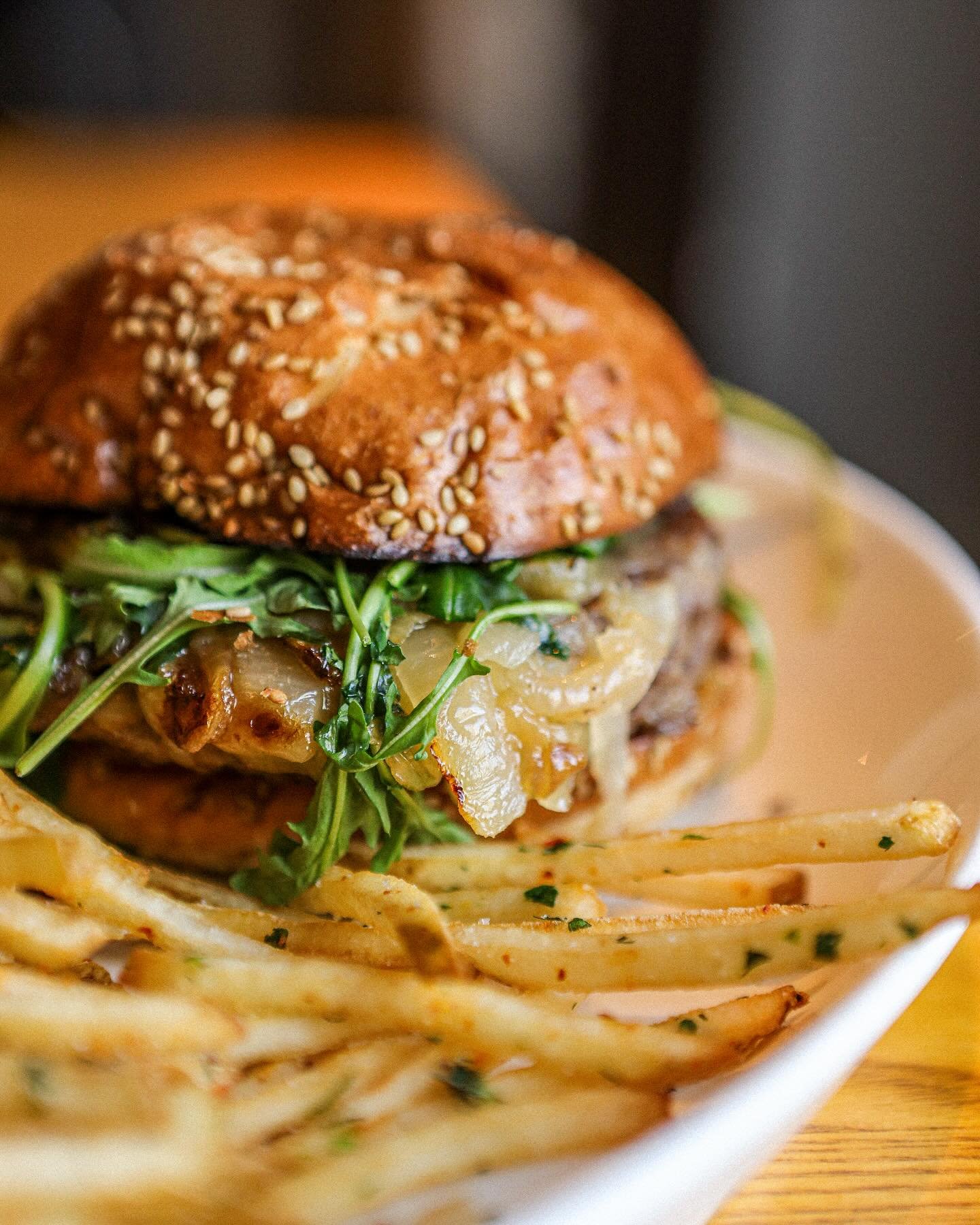 If you want a burger&hellip; get a burger! 🍔 

&bull; 6oz Dry Aged Beef Patty, Smoked Cheddar, Caramelized Onions, Steak Sauce, Baby Arugula, Seeded Brioche, Shoestring Fries 🍟
