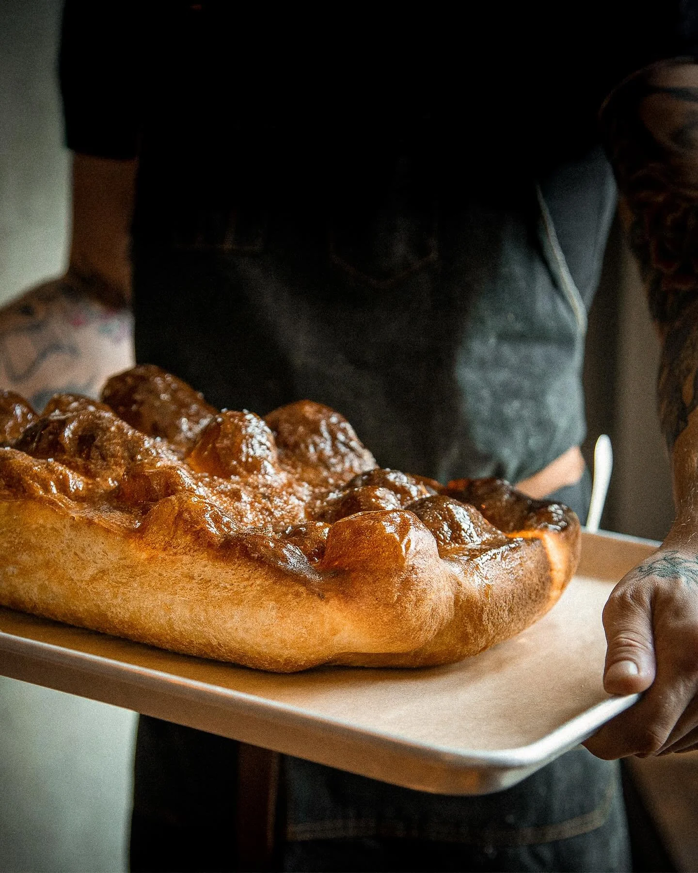 Nothing beats the aroma of freshly baked focaccia in the morning 🤤

📷: @fosterjfoster