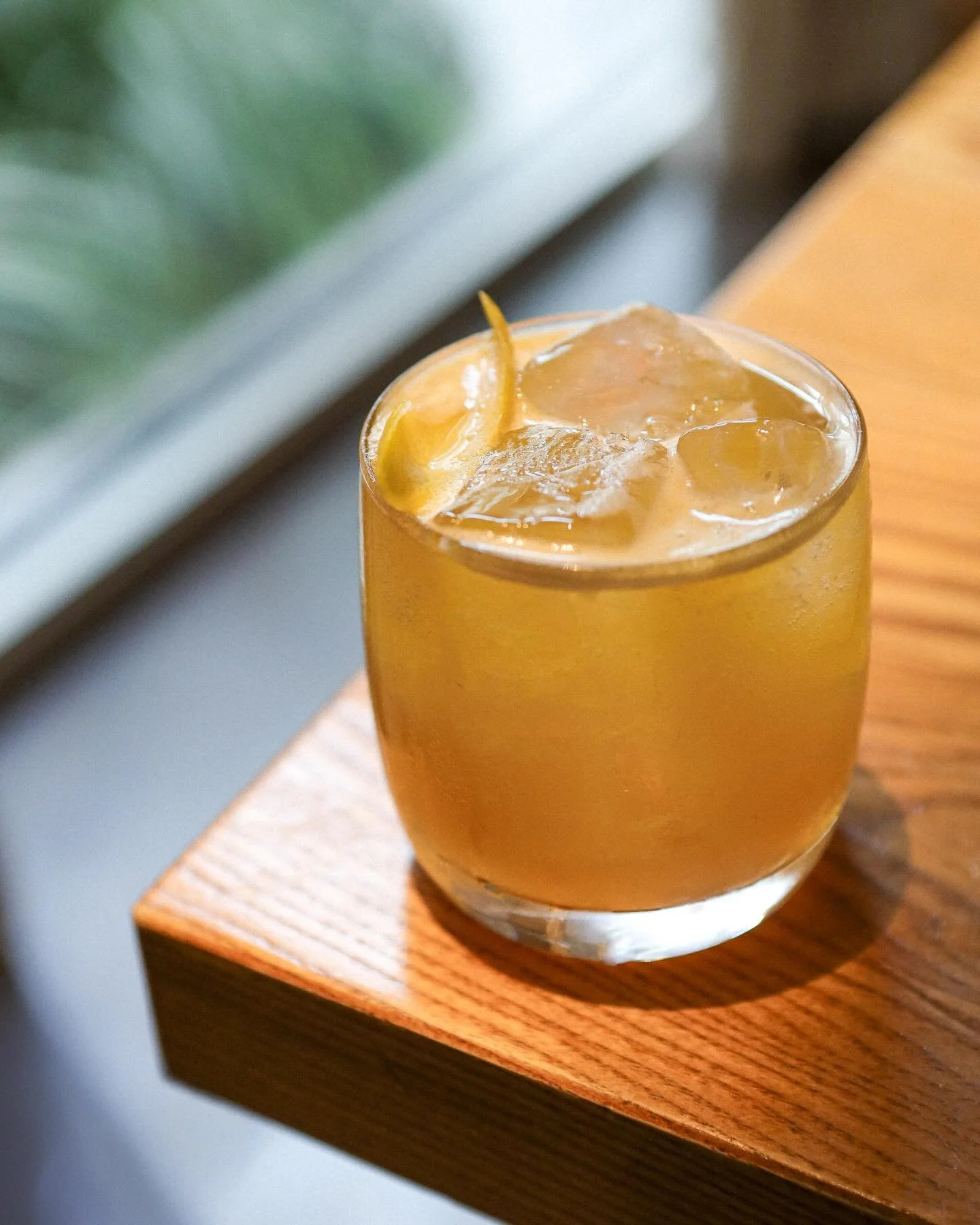 Treaty of Amiens!

&bull; Earl Grey infused Whiskey, Vanilla Honey Simple, Creole Rhum Clemente Shrub, Apple, Lemon.