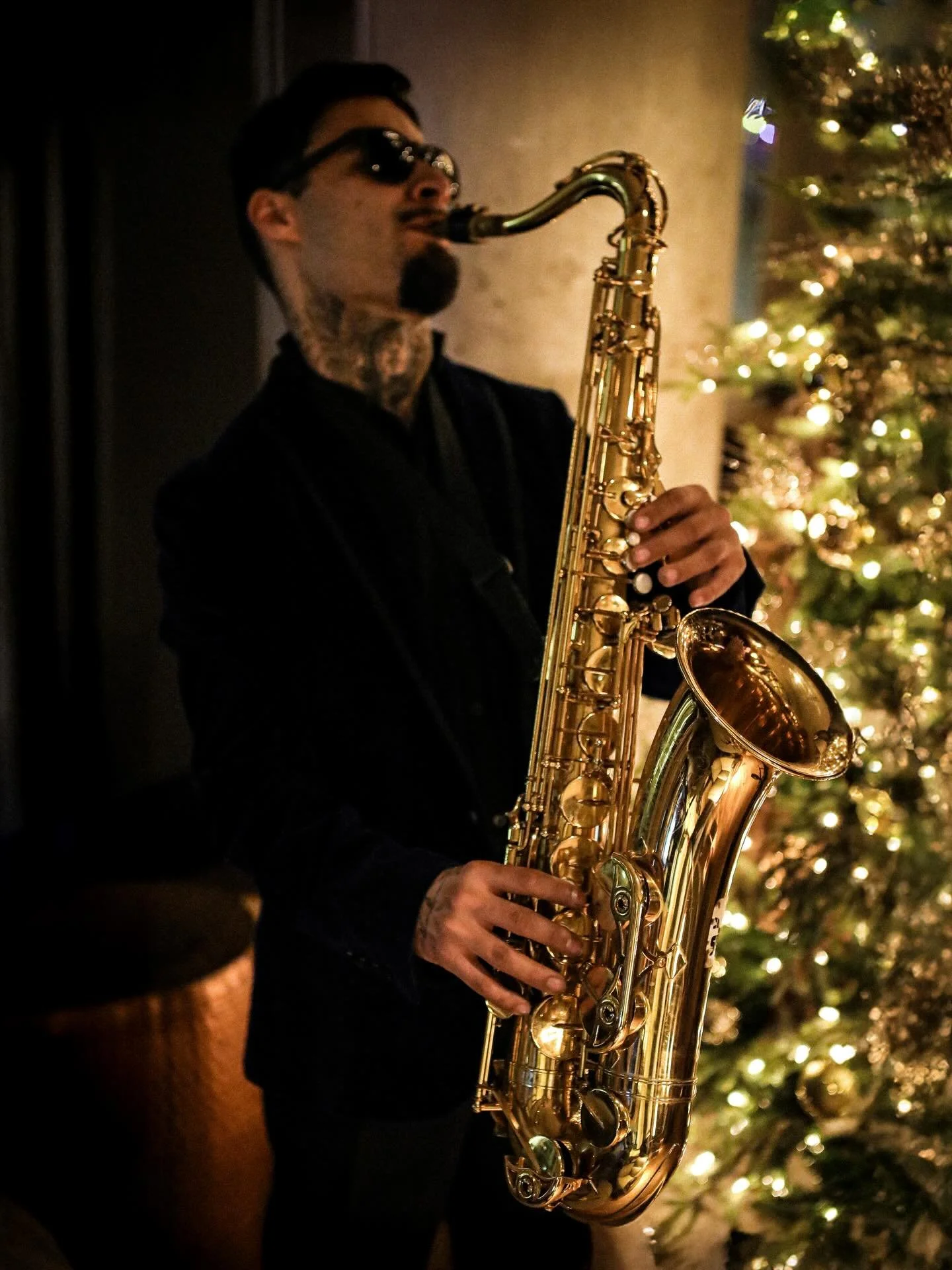 A little something extra for your Friday night&hellip;

Live music tonight at Plough with Sanji on sax from 7&ndash;9PM.

Come for dinner, stay for the vibes 🎷