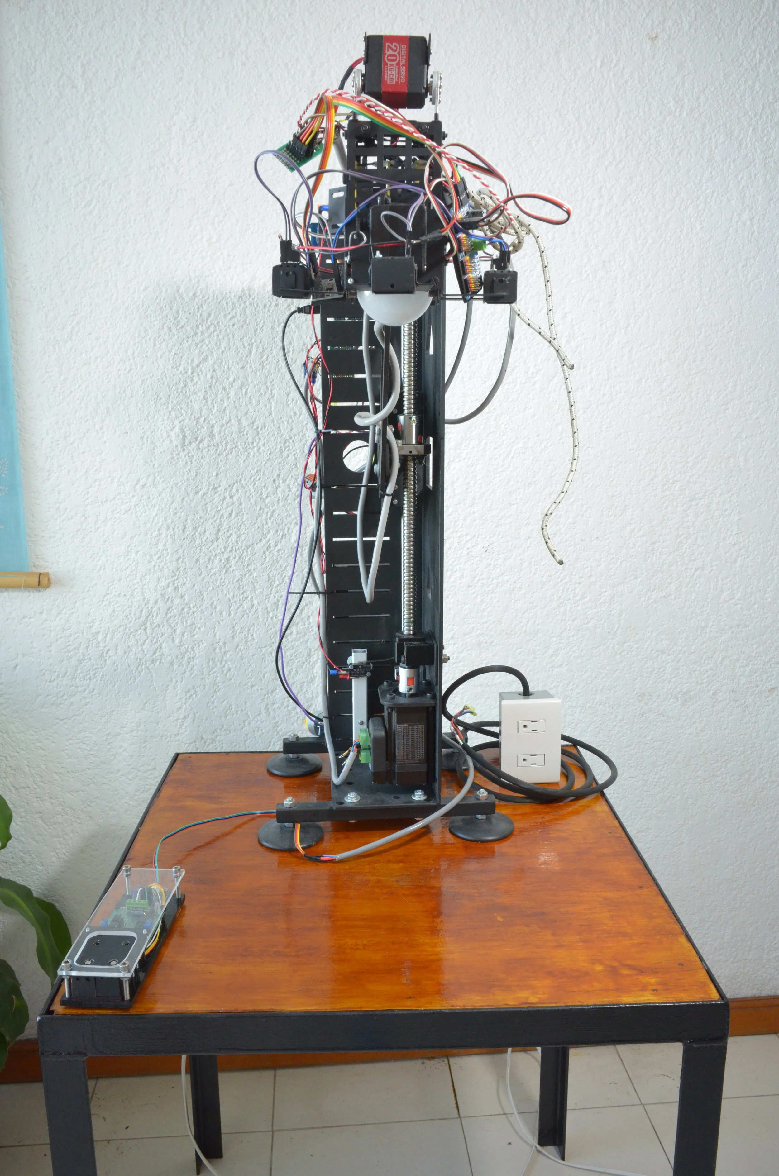 Robot Desk-lamp. (Front)