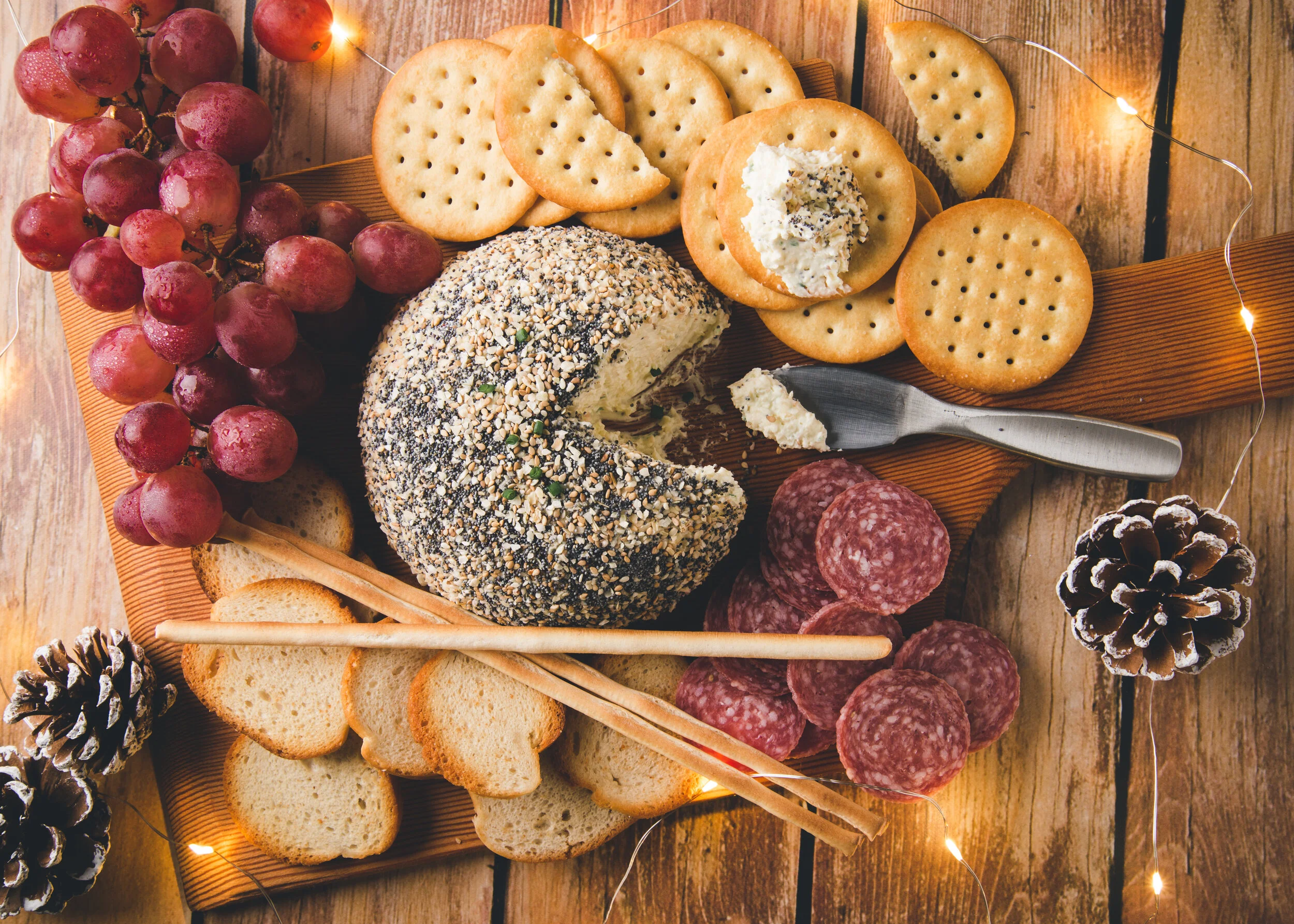 EverythingBagelCheeseball.jpg