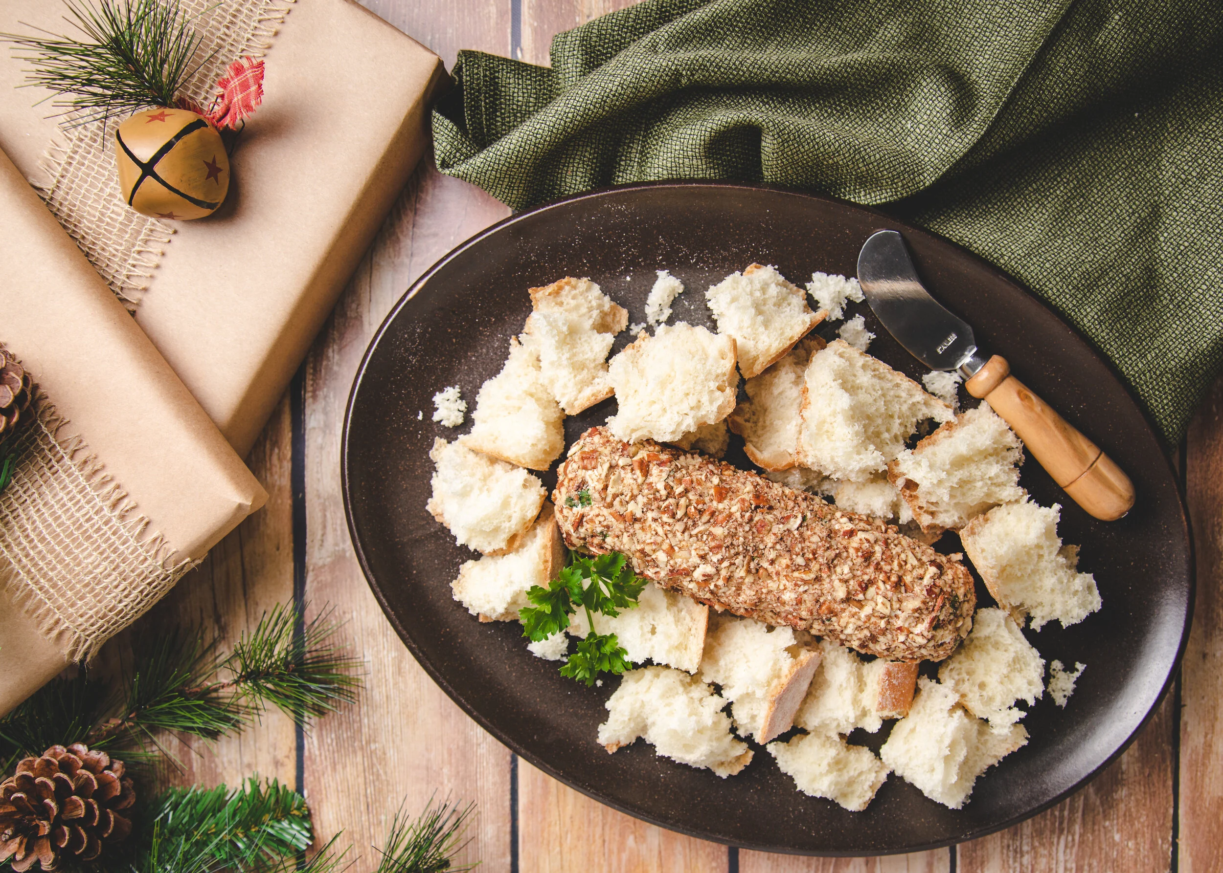 Holiday Gouda Log