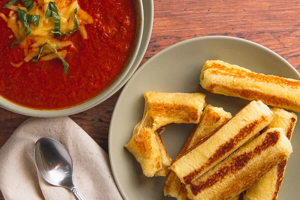 Creamy Tomato Soup &amp; Cheesy Roll-ups 
