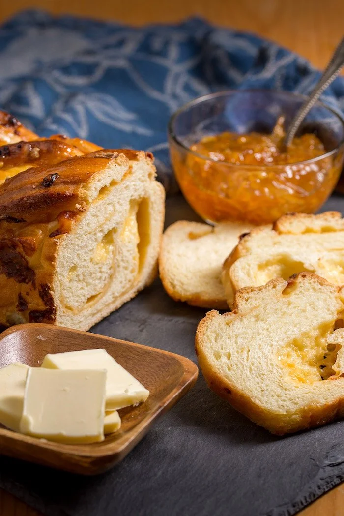 Gouda &amp; Marmalade Babke