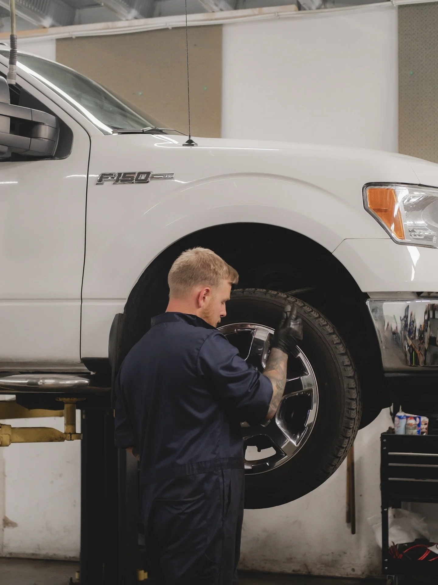 Keep your vehicle winter-ready with safe tires and routine checks. Book your appointment today 🚙