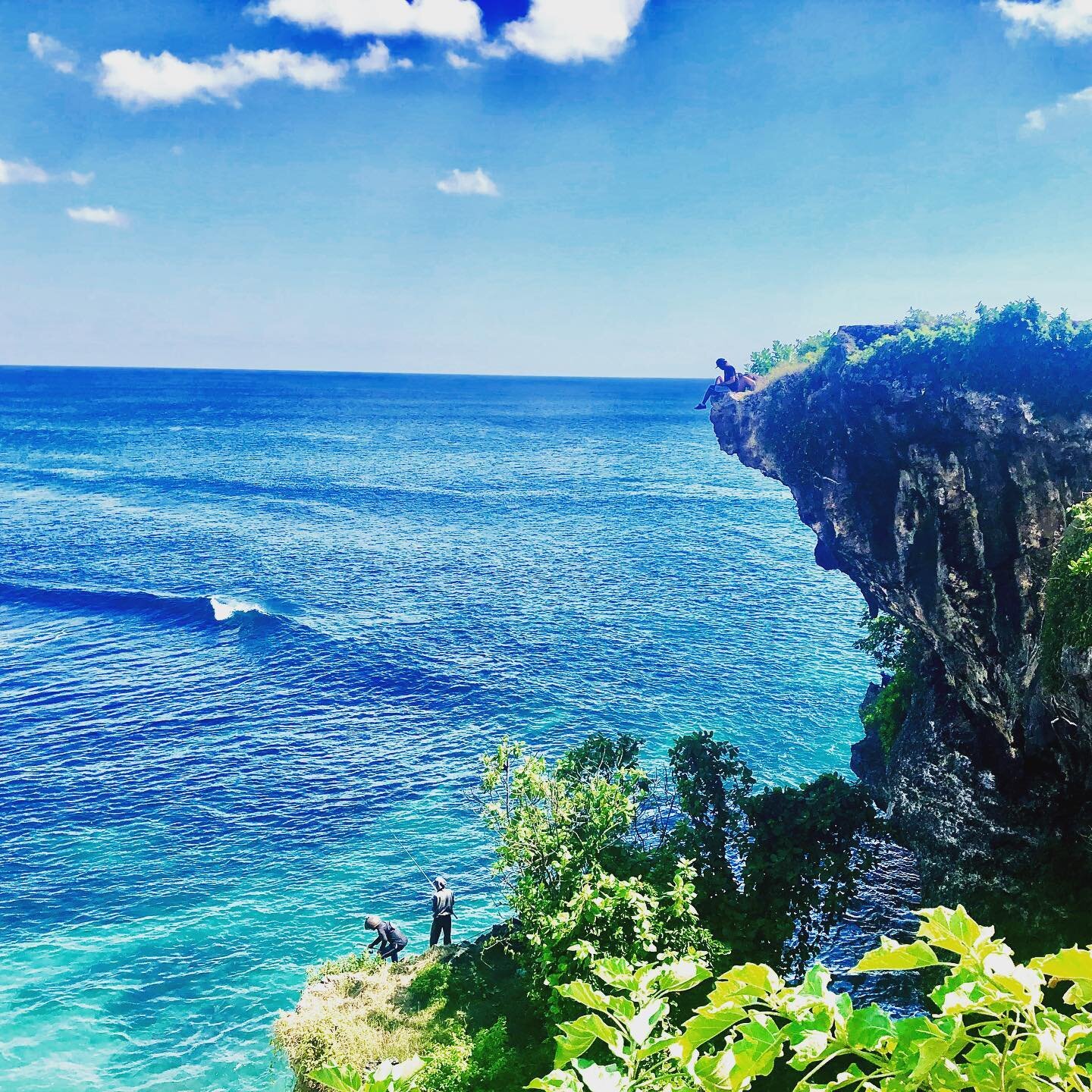 To all the gutsy people casually hanging off cliffs 🙌 I salute you #notforthefaintofheart