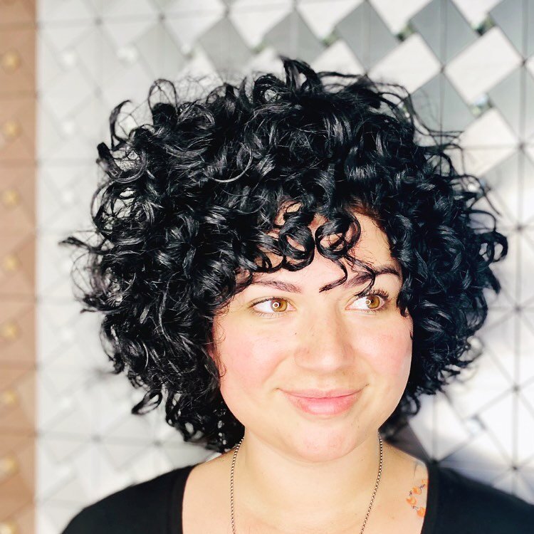My Beautiful Guest @trinabina8  is 🔥with her first time Bangs and (Plant Based) Jet Black Color !!😍🔥
 
#VMACurls #DualCertified
#Rezocut #Devacut #curlycut #mastercolorist #curlystylist #inlandempire #indlandempirehairstylist #inlandempirehair #in