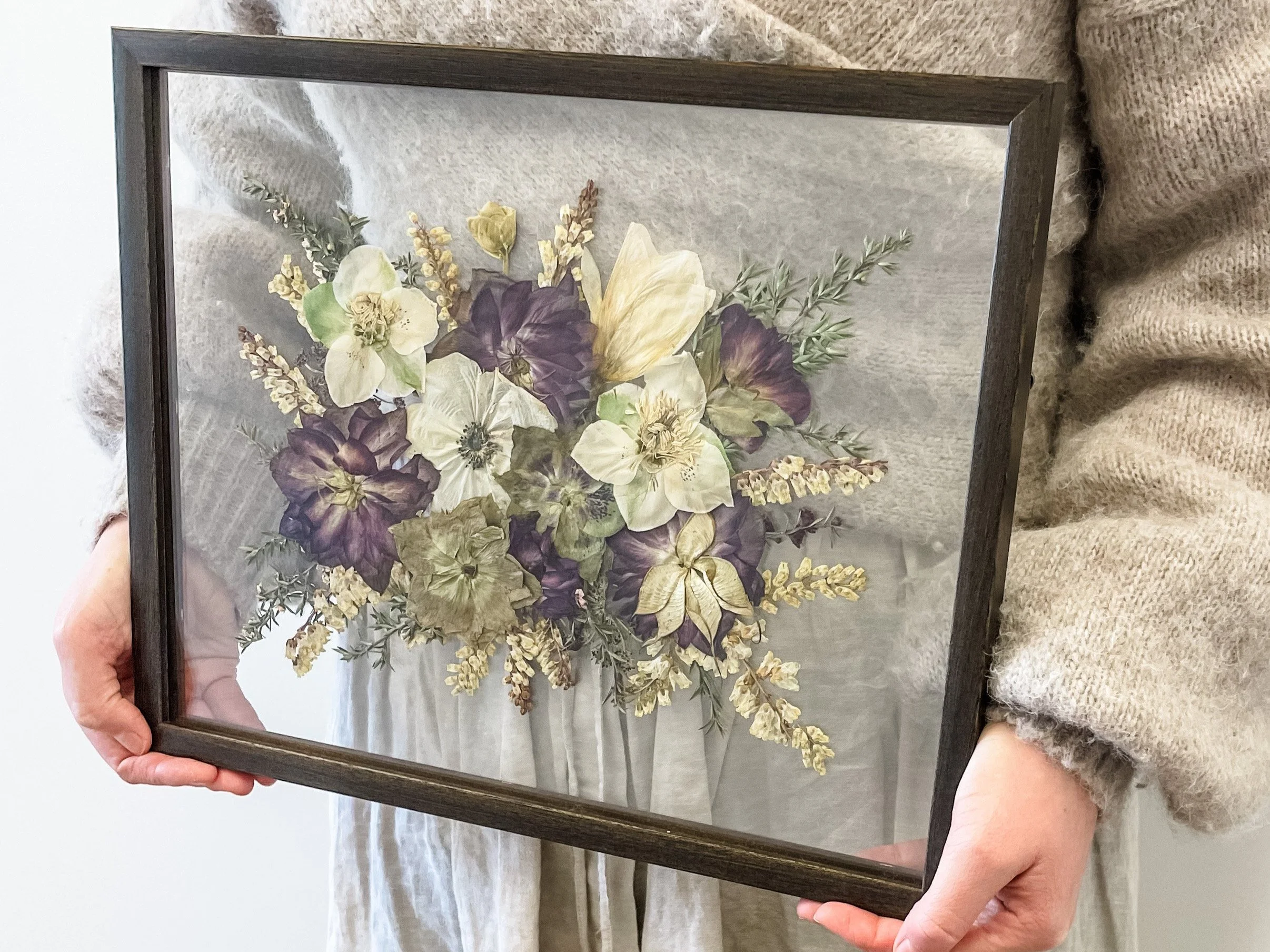 Bouquet style, Dark wood frame, Petite 11 x 14"