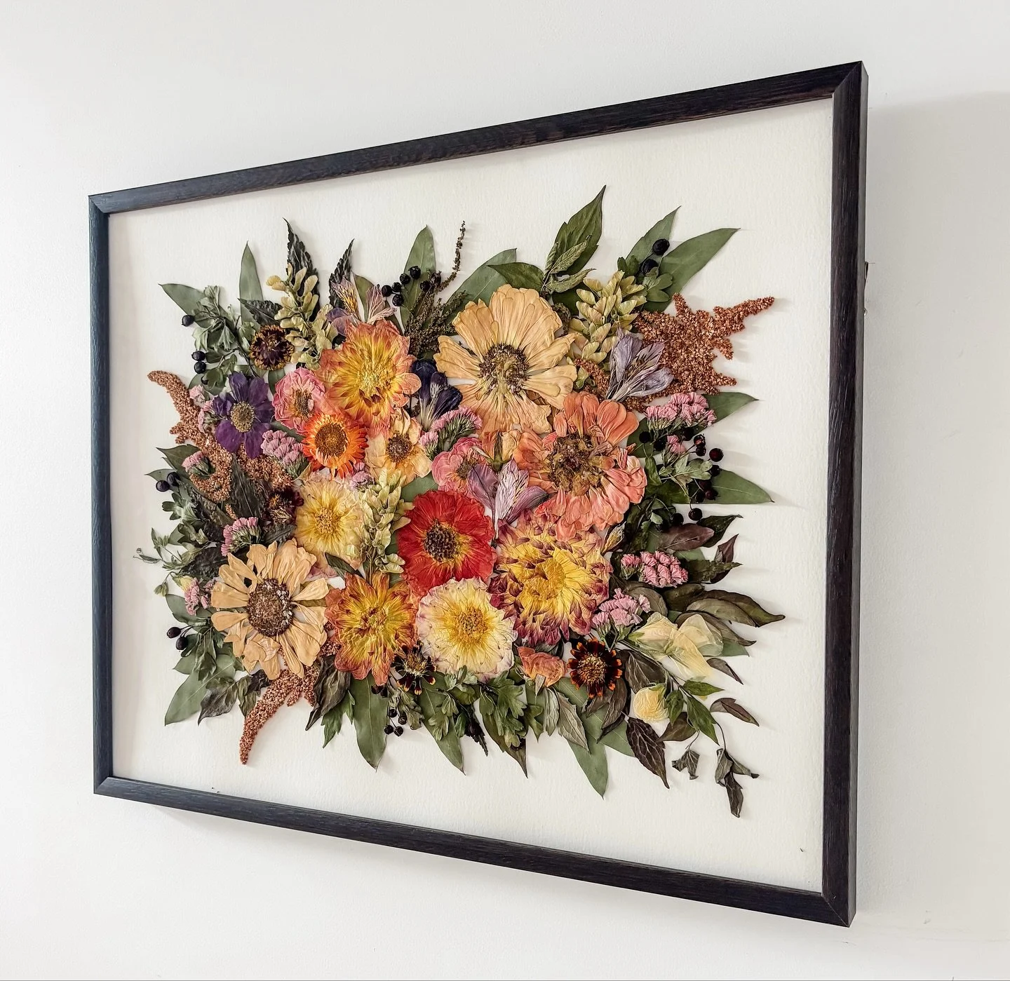 For Savannah 🧡

Beautiful florals by @alpine_blooms_farm 

Thank you so much Savannah for trusting us with your precious flowers!

Classic | Bouquet | Dark wood | Fine art paper 

#bouquetpreservation #pressedflowers #pressedflower #pressedflowerart