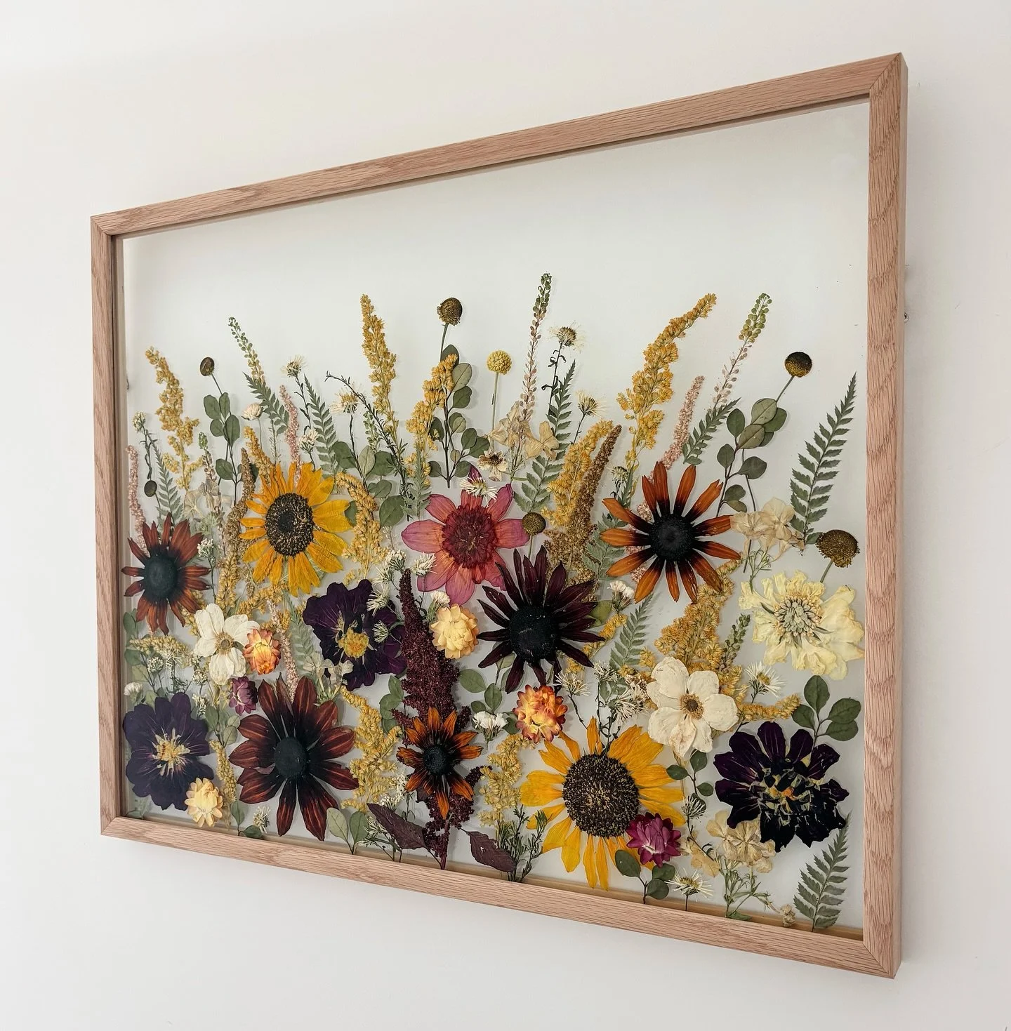 For Josie 💛

Beautiful florals by @thearrowtownflowercompany 
📷 @splendourvisuals 

Thank you so much Josie for trusting us with your precious flowers!

Classic | Meadow | Oak

#bouquetpreservation #pressedflowers #pressedflower #pressedflowerart #
