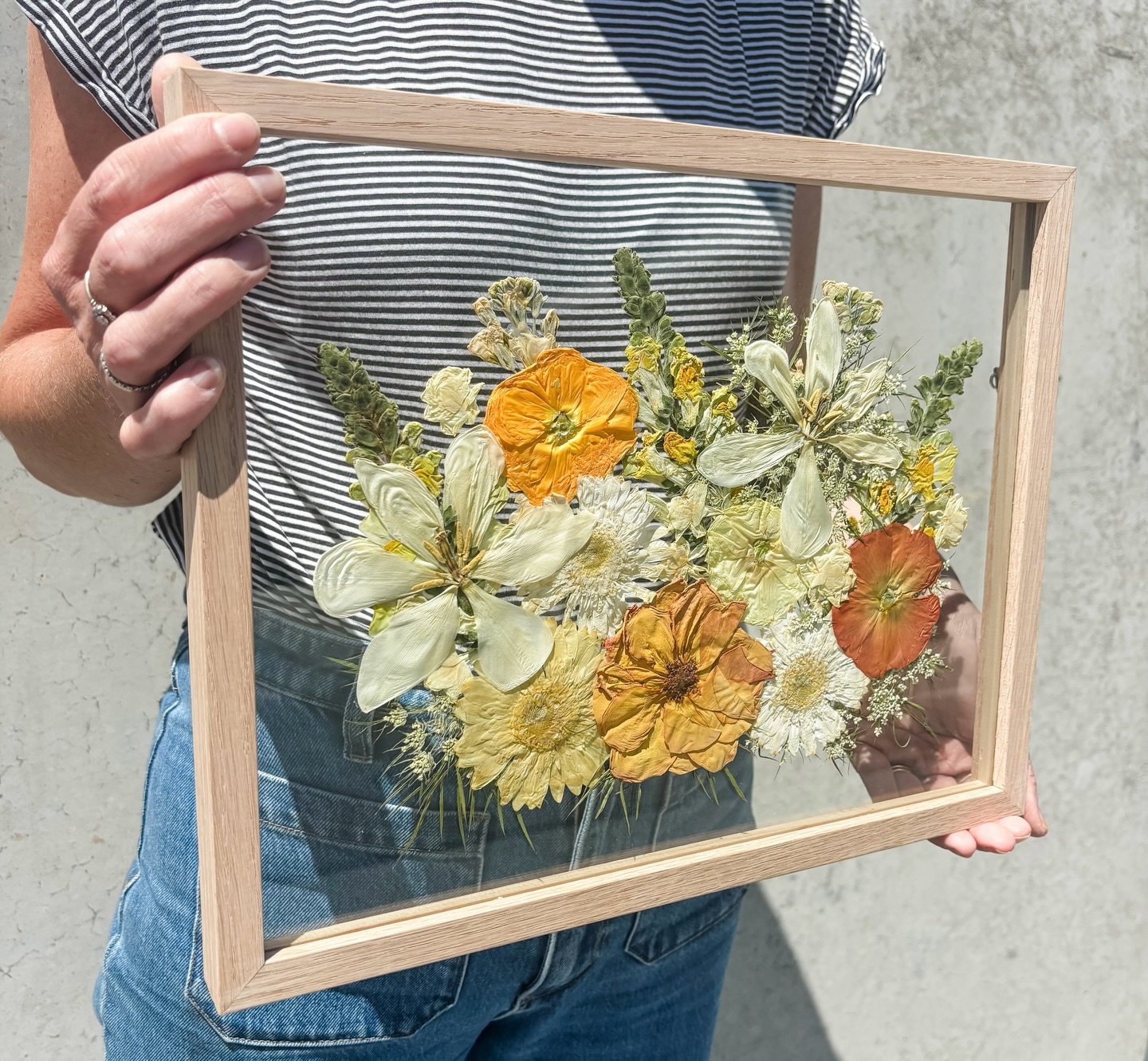 For Tanita 🧡

Beautiful florals by @orangeblossom_florist 
📷 @melissaclarkphotos 

Thank you so much Tanita for trusting us with your precious flowers!

Petite | Bouquet | Oak