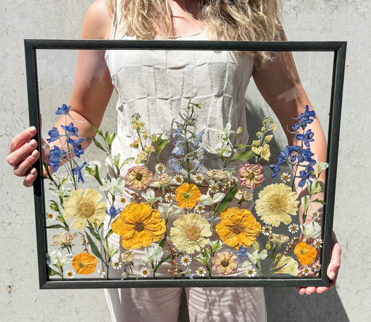 For Hannah 💙💙💙

Beautiful florals by @bloomsbytheworkroom 
📷 @luisaapanui 

Classic | Meadow | Dark green