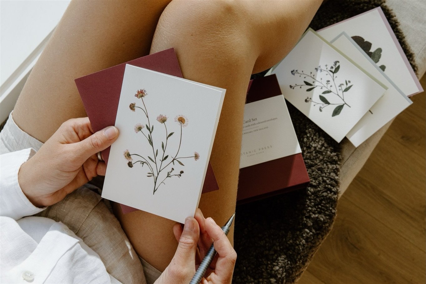 Introducing our new gift card set &mdash; a collection of 12 cards, designed for both giving and keeping 🤍

Each card features a seasonal pressed floral composition, spanning summer, autumn, winter, and spring, and paired with coloured envelopes.
Bl