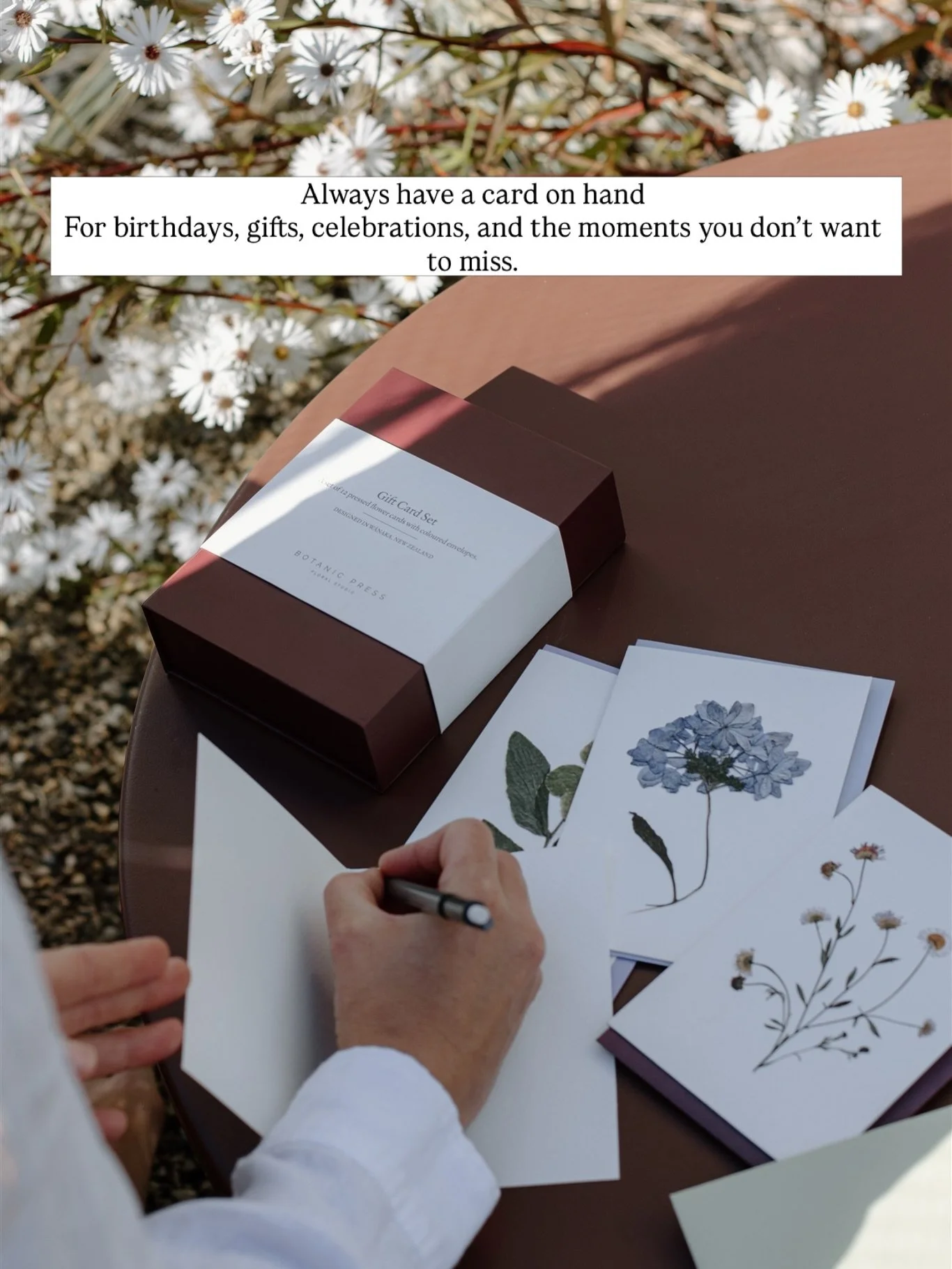 Your future self will thank you for having these on hand ❤️
A beautiful collection of 12 pressed floral gift cards, each paired with coloured envelopes and presented in a keepsake box.
As a little bonus, use code &lsquo;FREESHIPPING&rsquo; for compli