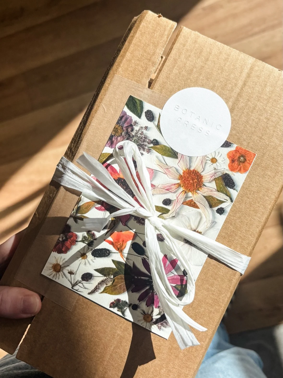 We&rsquo;ve been wrapping and sending so many of these as gifts lately, and it&rsquo;s easy to see why.
A thoughtful gift that&rsquo;s both beautiful and useful ❤️
For a limited time, enjoy complimentary gift wrapping and free shipping with the code 