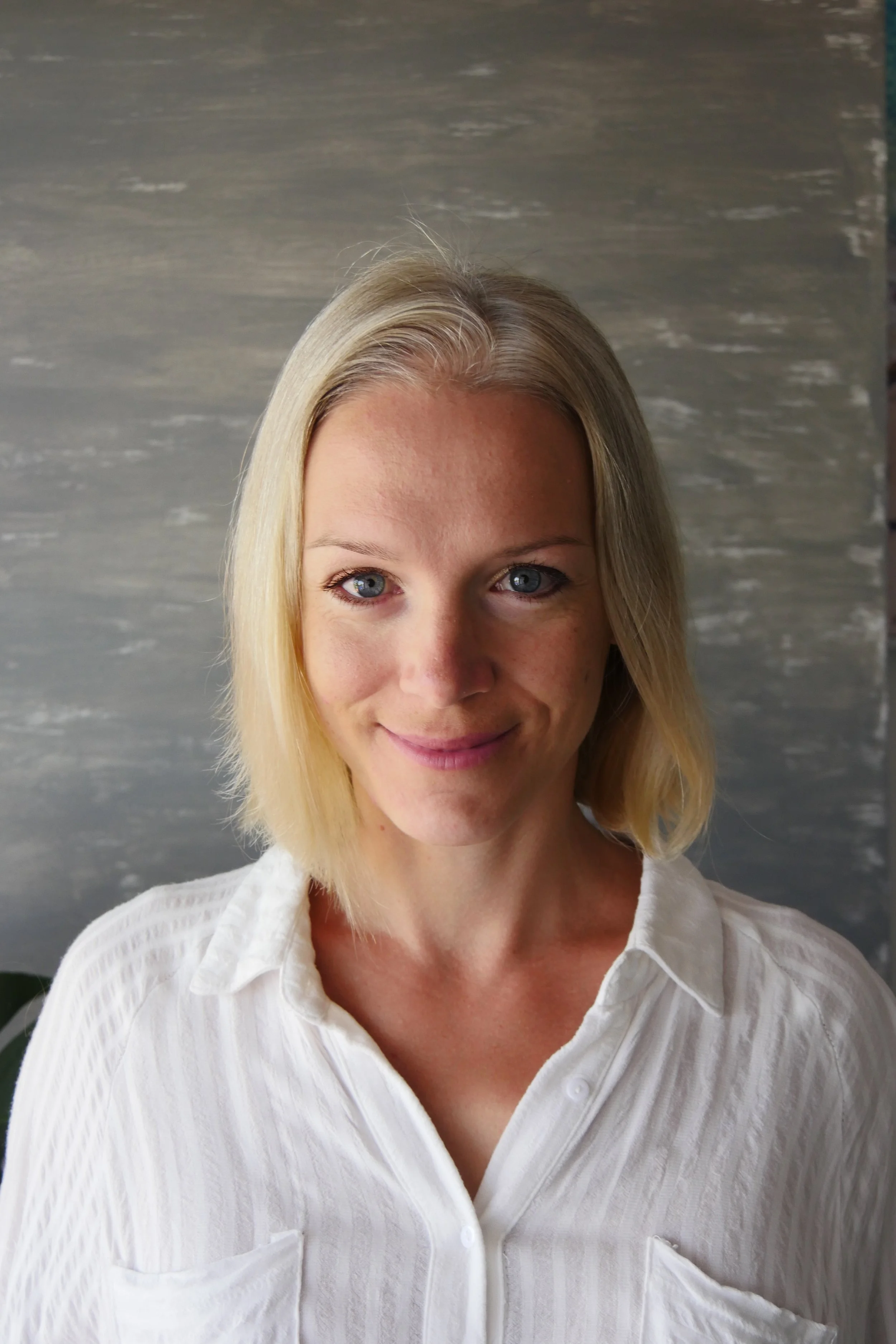 Alenka portrait1.JPG