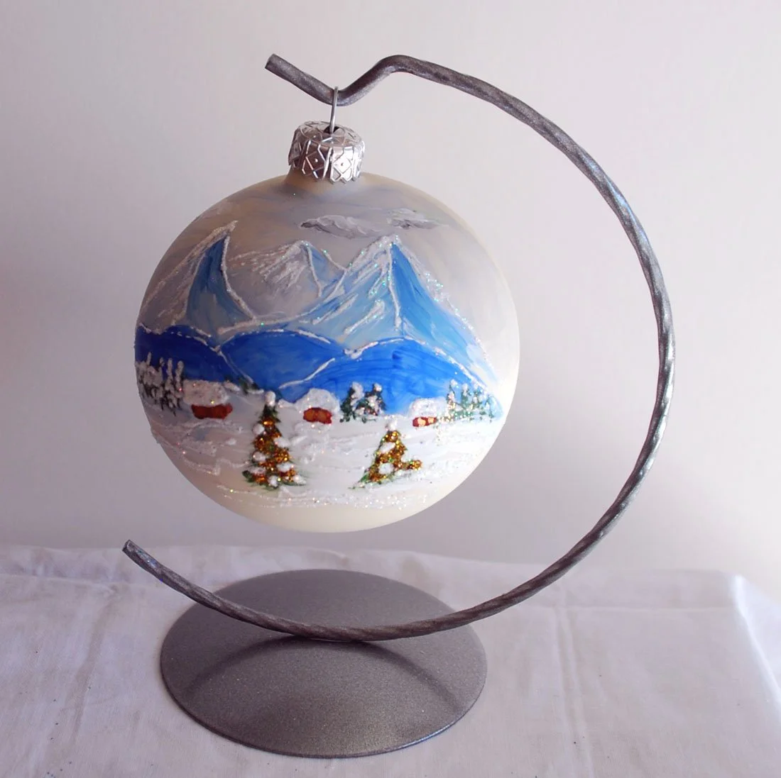 HAND PAINTED GLASS BAUBLE       80mm