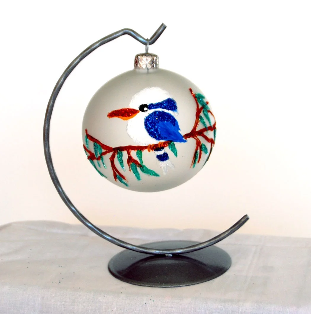 HAND PAINTED GLASS BAUBLE             80mm
