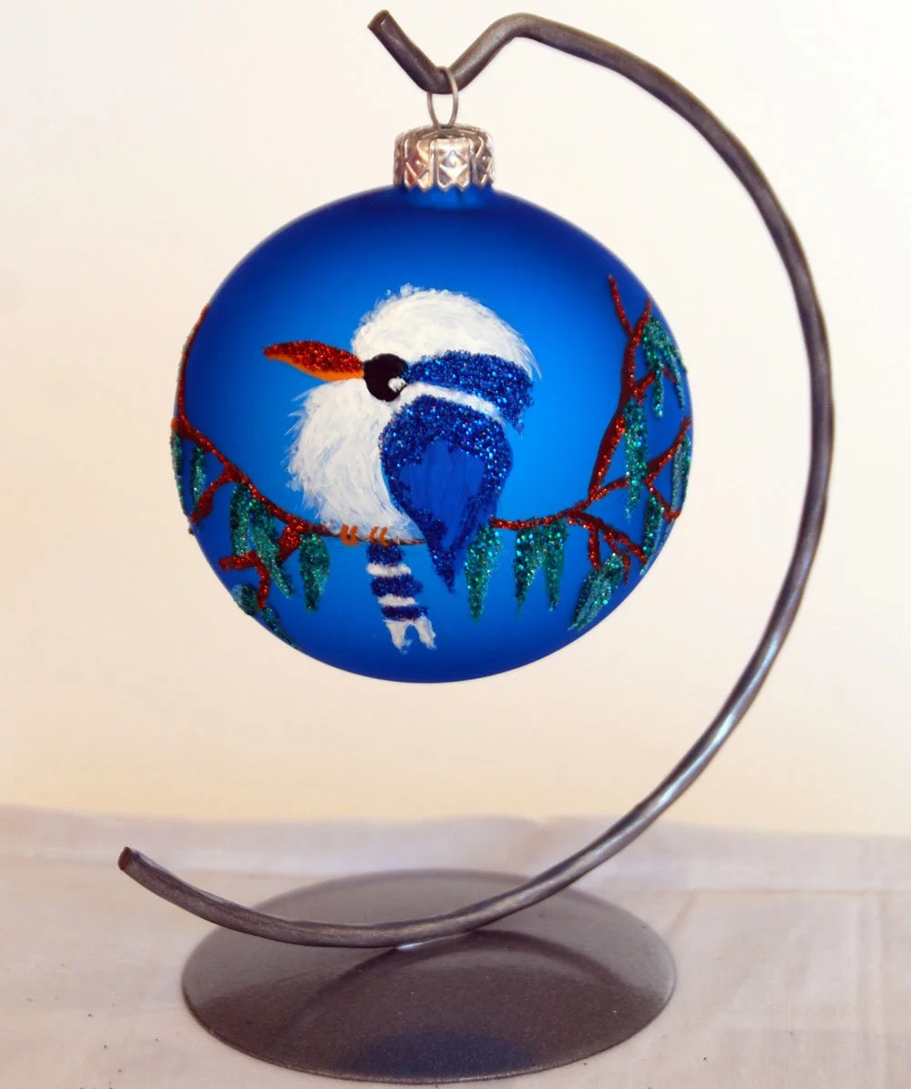 HAND PAINTED GLASS BAUBLE             80mm