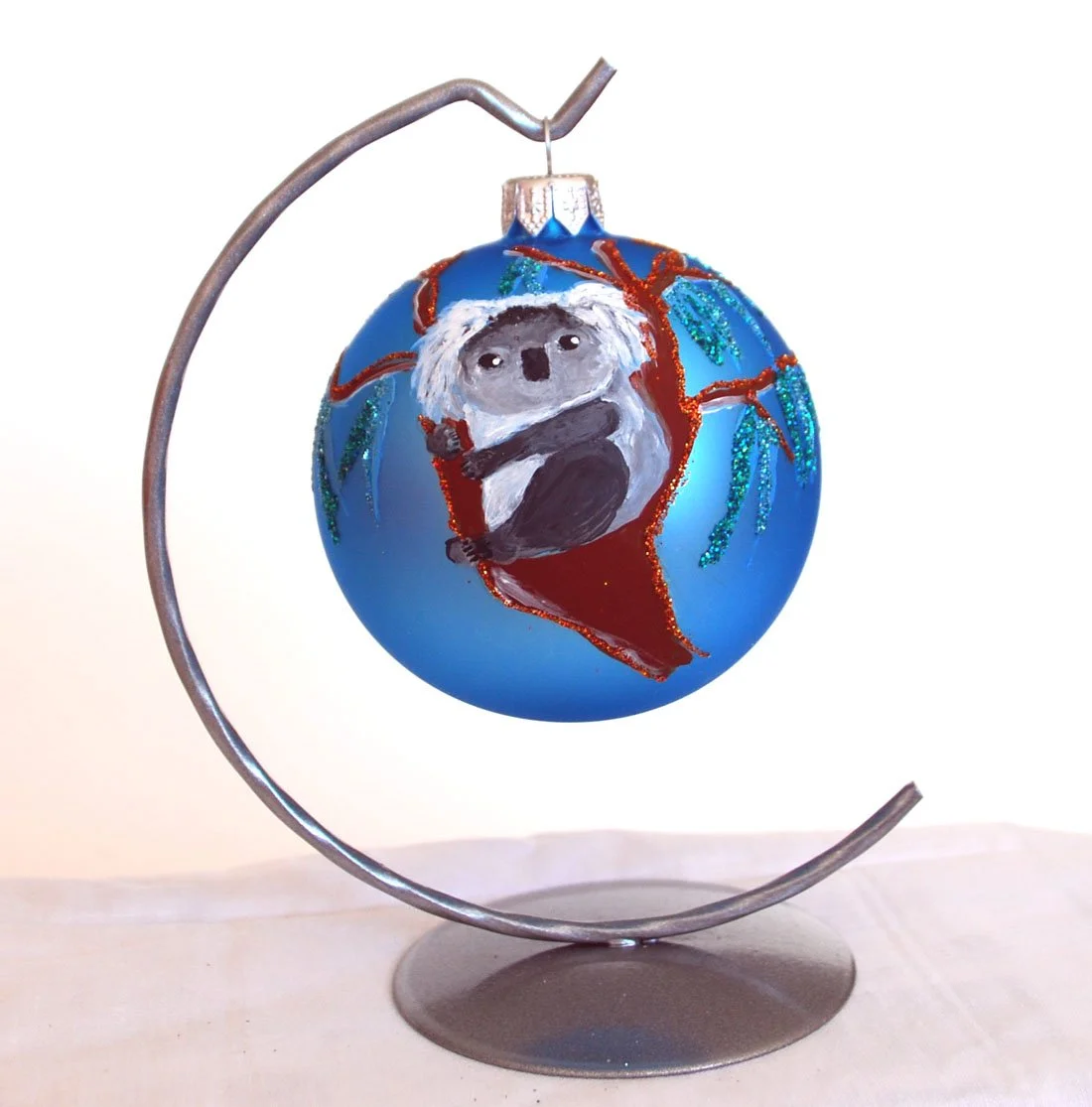 HAND PAINTED GLASS BAUBLE             80mm