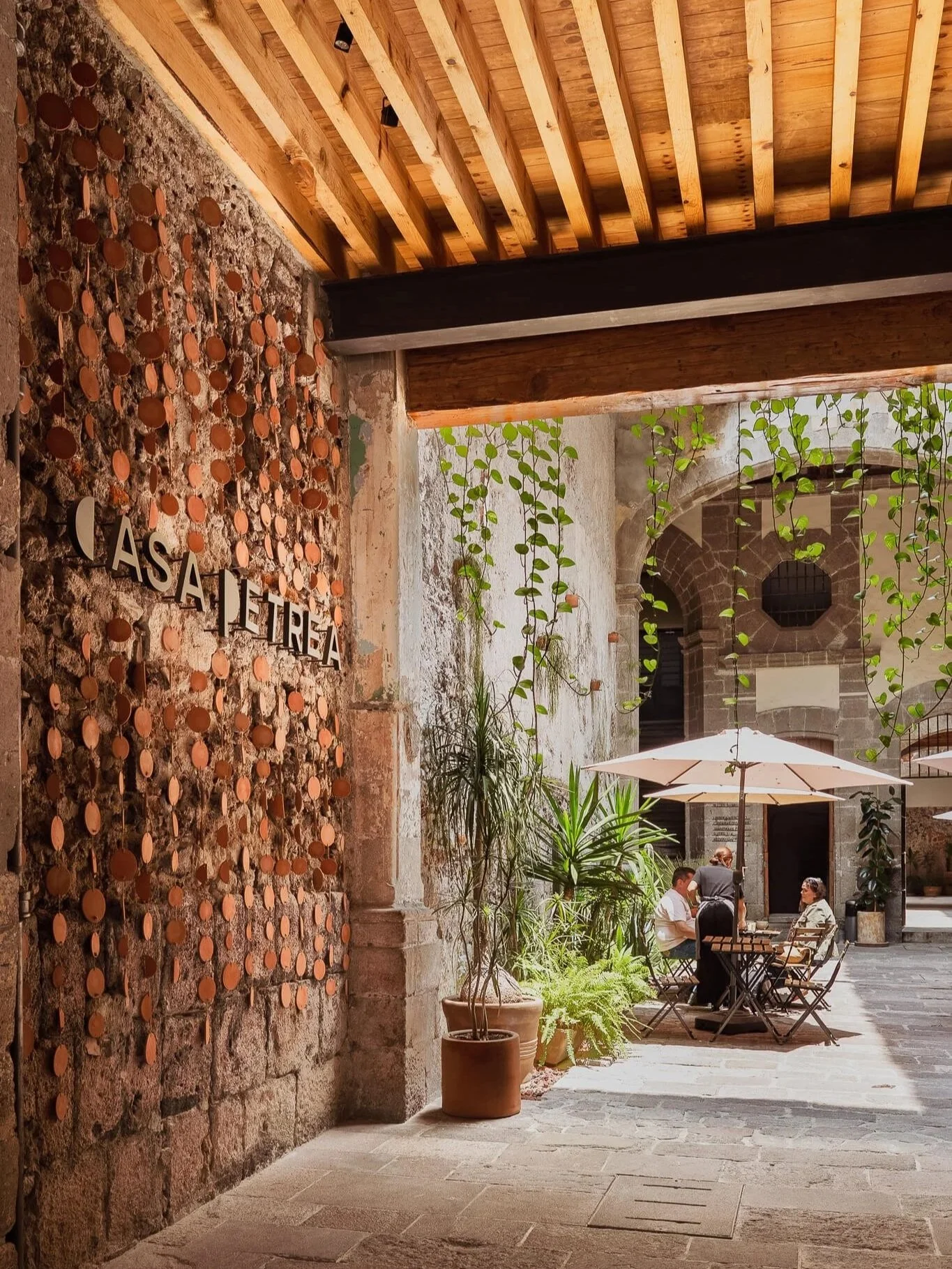 Casa Pétrea: lo antiguo y lo moderno dialogan en CDMX
