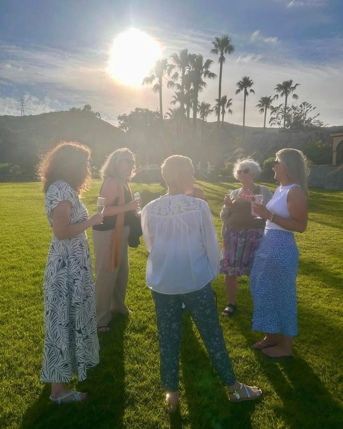 Yes, there will be yoga, sunshine, beaches and incredible food at our 2026 retreat to Tarifa. But one of the most beautiful things about the time we spend at Huerta Belinda is the friendships 💛

People come together here and discover connections tha