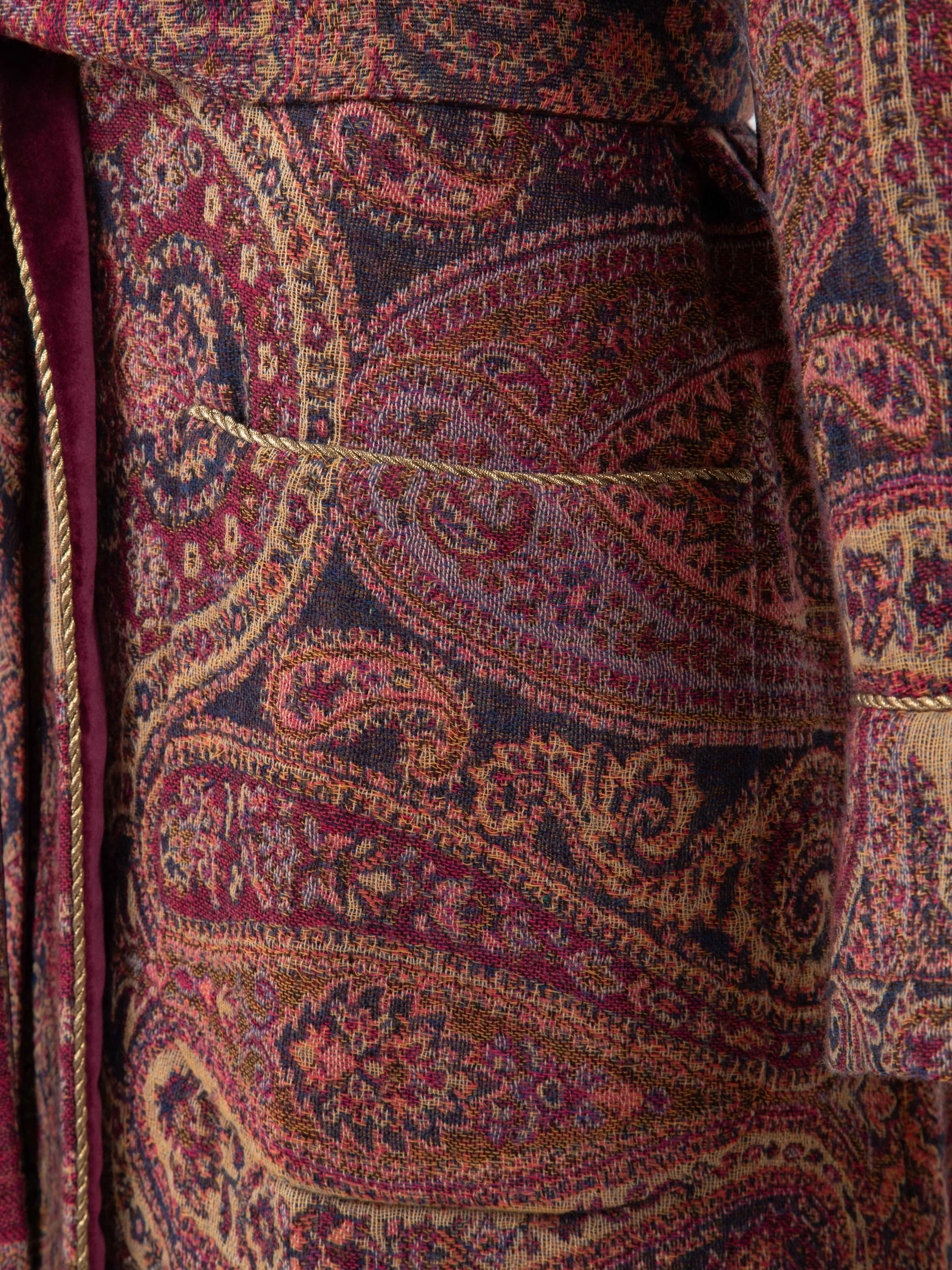 BURGUNDY PAISLEY WOOL JACQUARD FEm-3.jpg