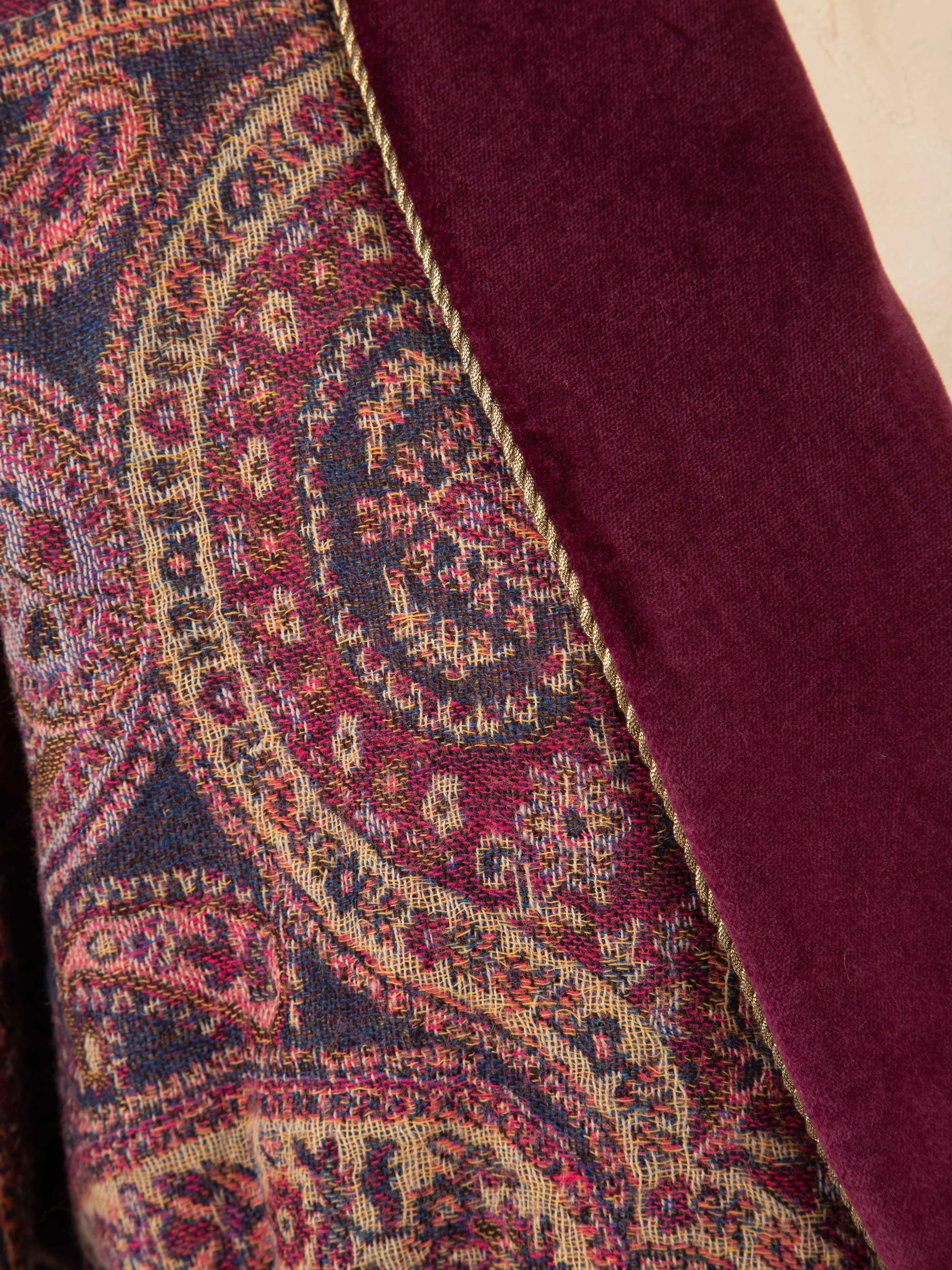 BURGUNDY PAISLEY WOOL JACQUARD FEm-5.jpg