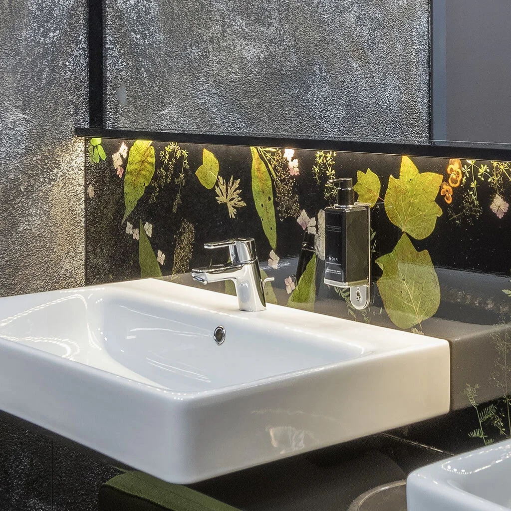 Chimaera obklady na hotelové toaletě