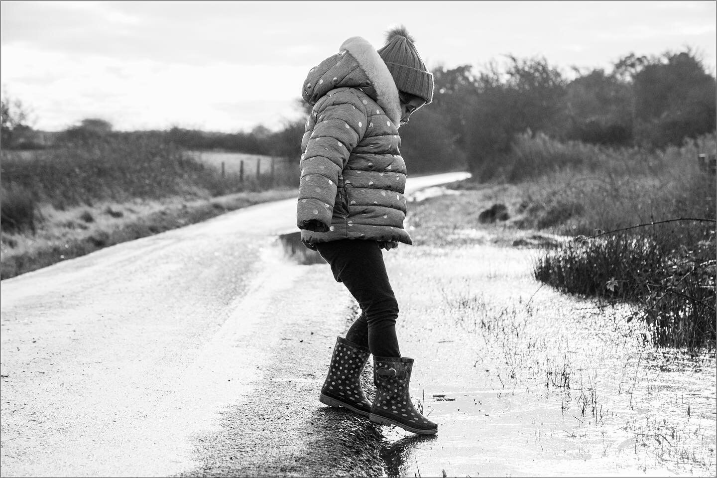 We took a break from homeschooling and checked some Ewes, this one was more Interested in the icy puddles than the 🐑 .. It didn&rsquo;t end well but hey #WhatsAbitMoreWashing 🤣. L x 
.
.
.

.

#britishcountryside #love #candid #memories #capturethe