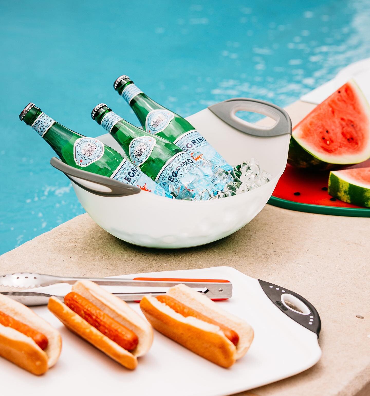 Have you snagged your Watermelon board for the weekend? 🍉 @amazon prime it today for a wow-factor holiday spread! Happy fourth! 🌭💥🇺🇸
#dexas #poolsideparty #partytips #partyideas #cuttingboards #fourthofjulyfood