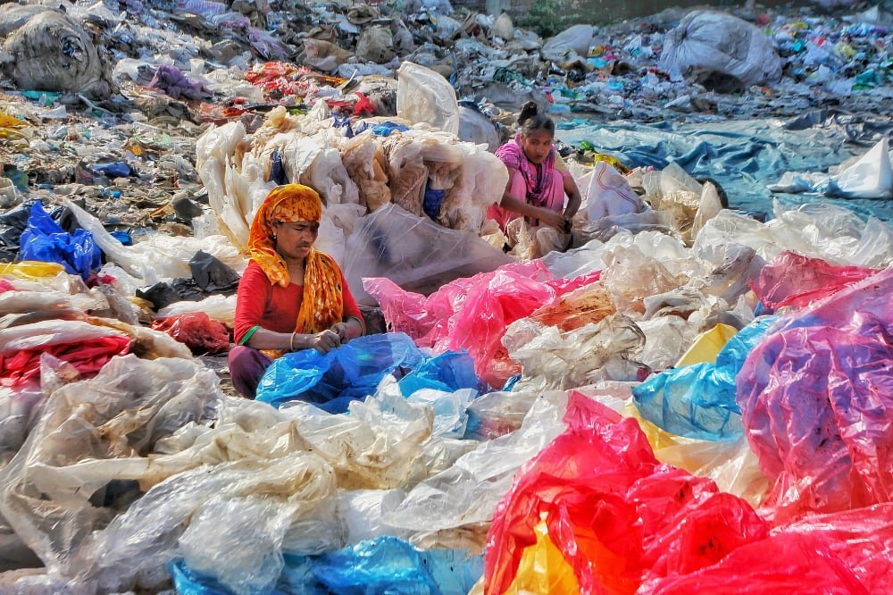 Tackling health impacts of plastic pollution in Africa | WHO | Regional  Office for Africa