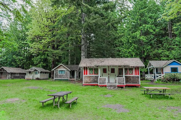 cabins small.jpg