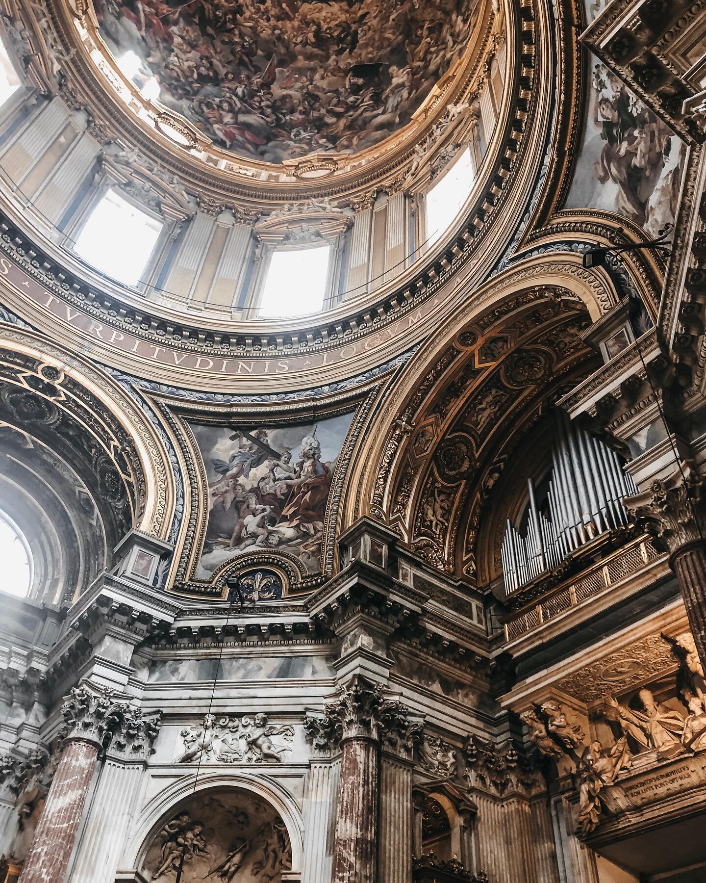 hands down my favorite church in Rome 🤩