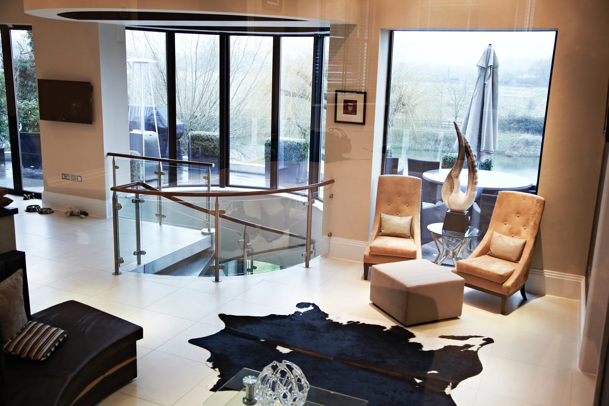 interior 16006 1-2.jpg