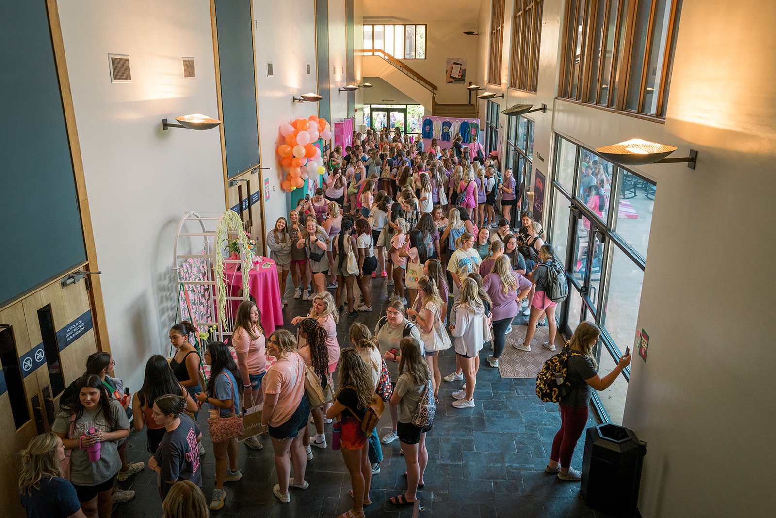 A shot of Delight leaders filling a lobby before the next Delight conference session takes place.