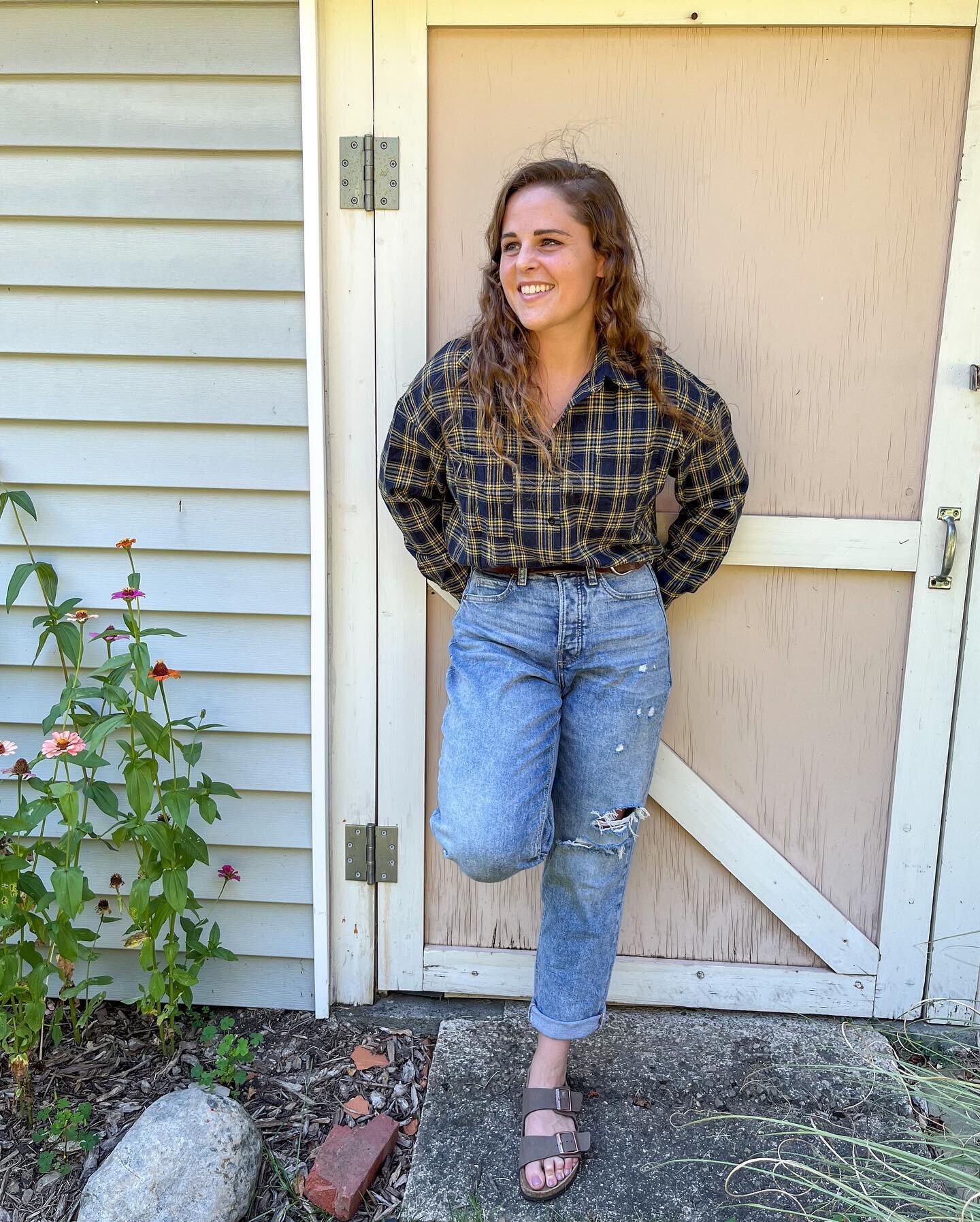 Mad for Plaid. A Fan of Flannel. Fixin&rsquo; for Fall. Anyway you spin it, while I&rsquo;m a fan of summer - I am a fall girl through and through! 

And what else says fall like flannel? This particular pattern is from @inin_clothing, and it&rsquo;s