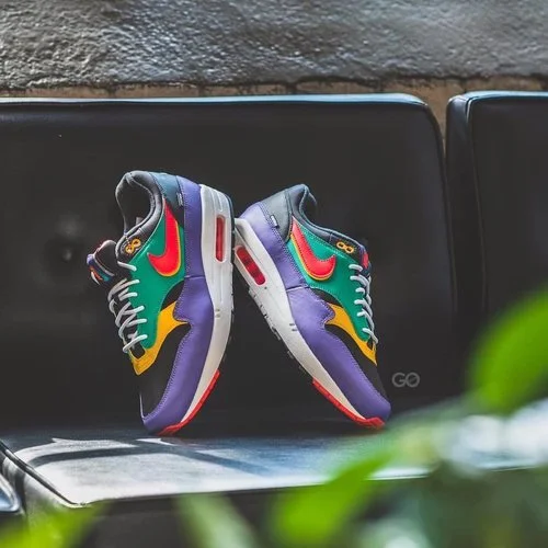 The "Windbreaker" Nike Air Max 1 SE Is On Sale For $77.98 Shipped!