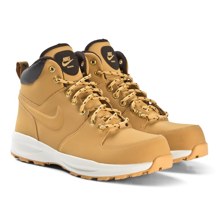 The Nike Manoa Boot Is On Sale For Nearly 25% Off!