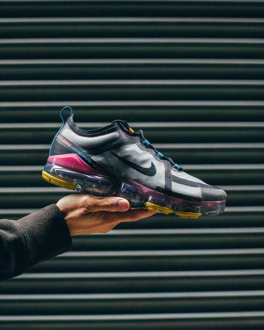 The "Particle/Pink Blast" AIr Vapormax 2019 Is On Sale For $112.49!
