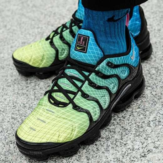 The "Aurora" Nike Vapormax Plus Is On Sale For $60 Off!