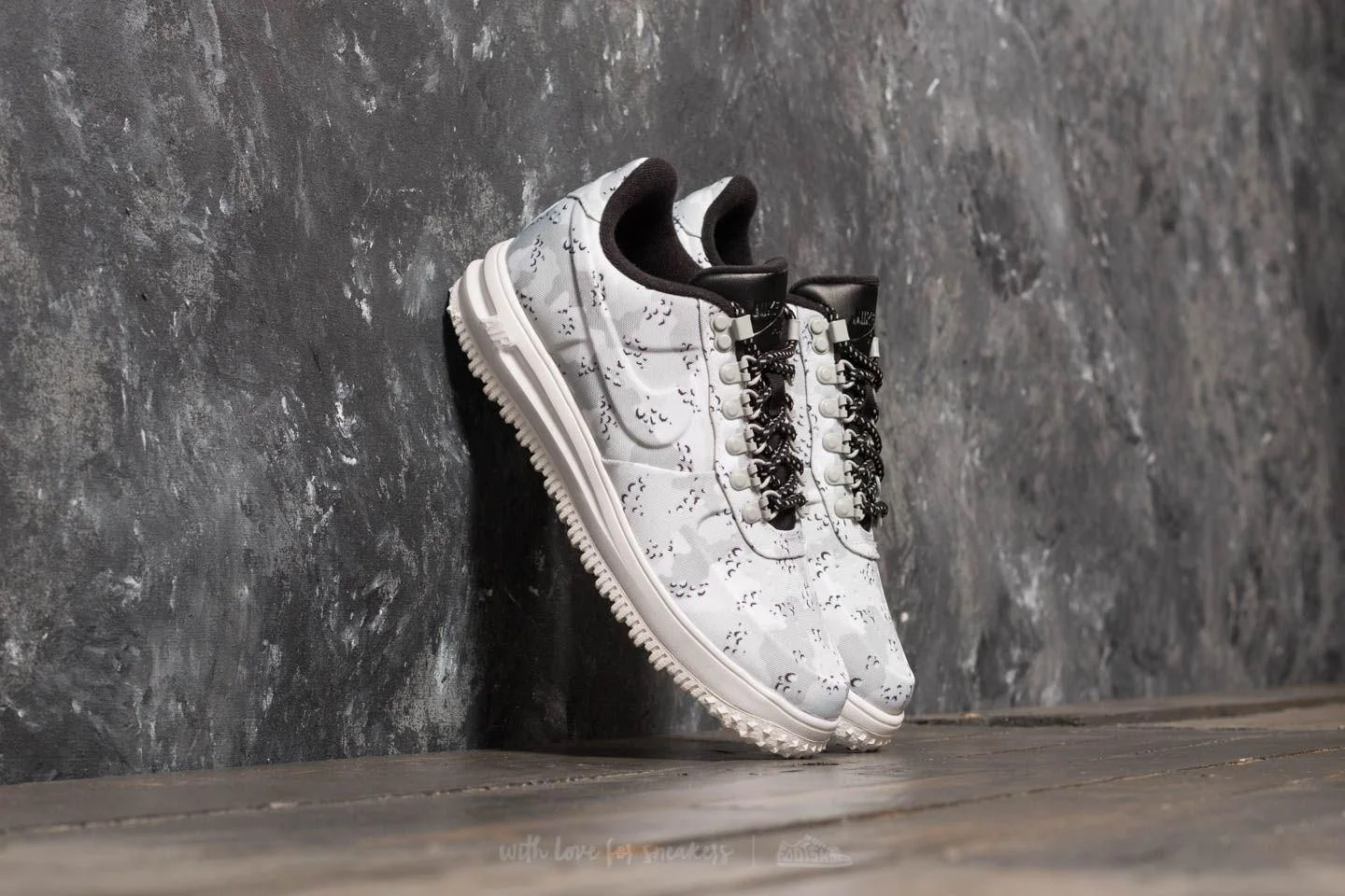 The Nike Air Force 1 Low Duckboot Is On Sale For 45% Off!