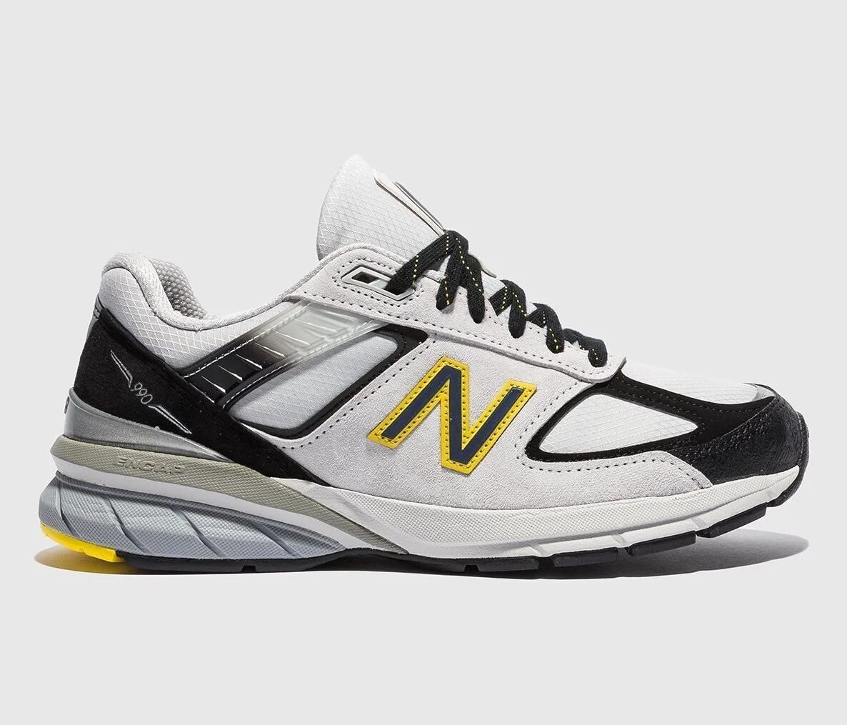 The New Balance 990v5 "Silver Black" Is On Sale For 40% Off!