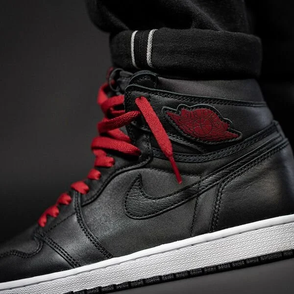 Sizes 8-15 available UNDER retail for the Satin Jordan 1 High OG!