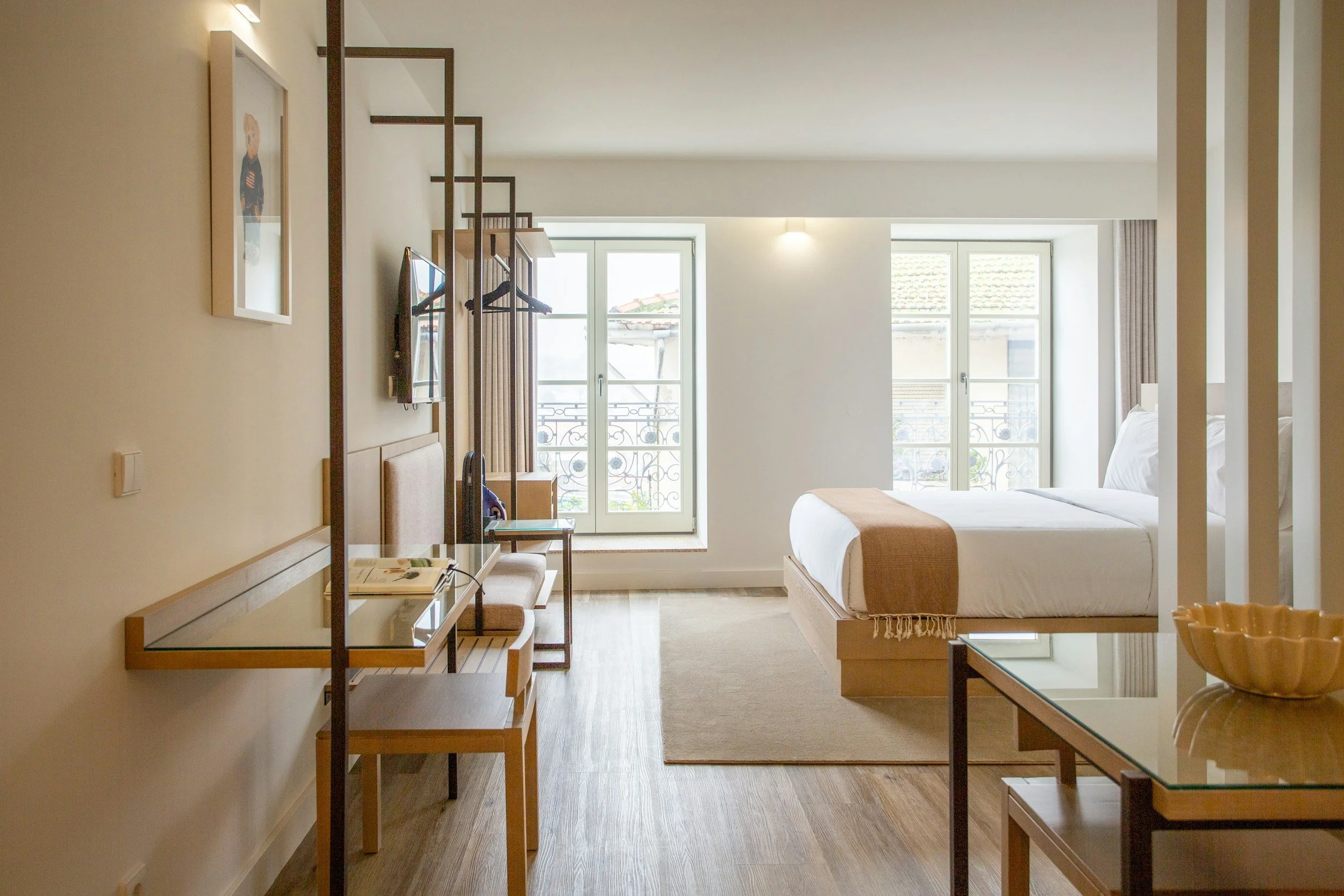 A modern hotel room, symbolizing the temporary lodging options often used during emergency operations. Lima Charlie Inc. provides both hotel block and direct lease accommodations to meet emergency lodging needs.