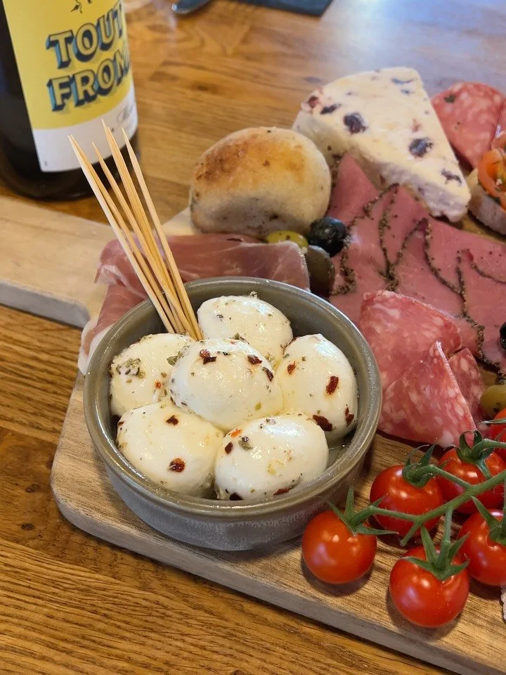 🍕🎁il Cornicione Christmas at @ottotorquay 🎁🍕

🎄This year we&rsquo;re bringing you our biggest, best banquet offering for our 3 course Christmas dinner!🎄

Indulge in 3 courses of our finest Christmas specials including:

🎁Antipasto Christmas Pl