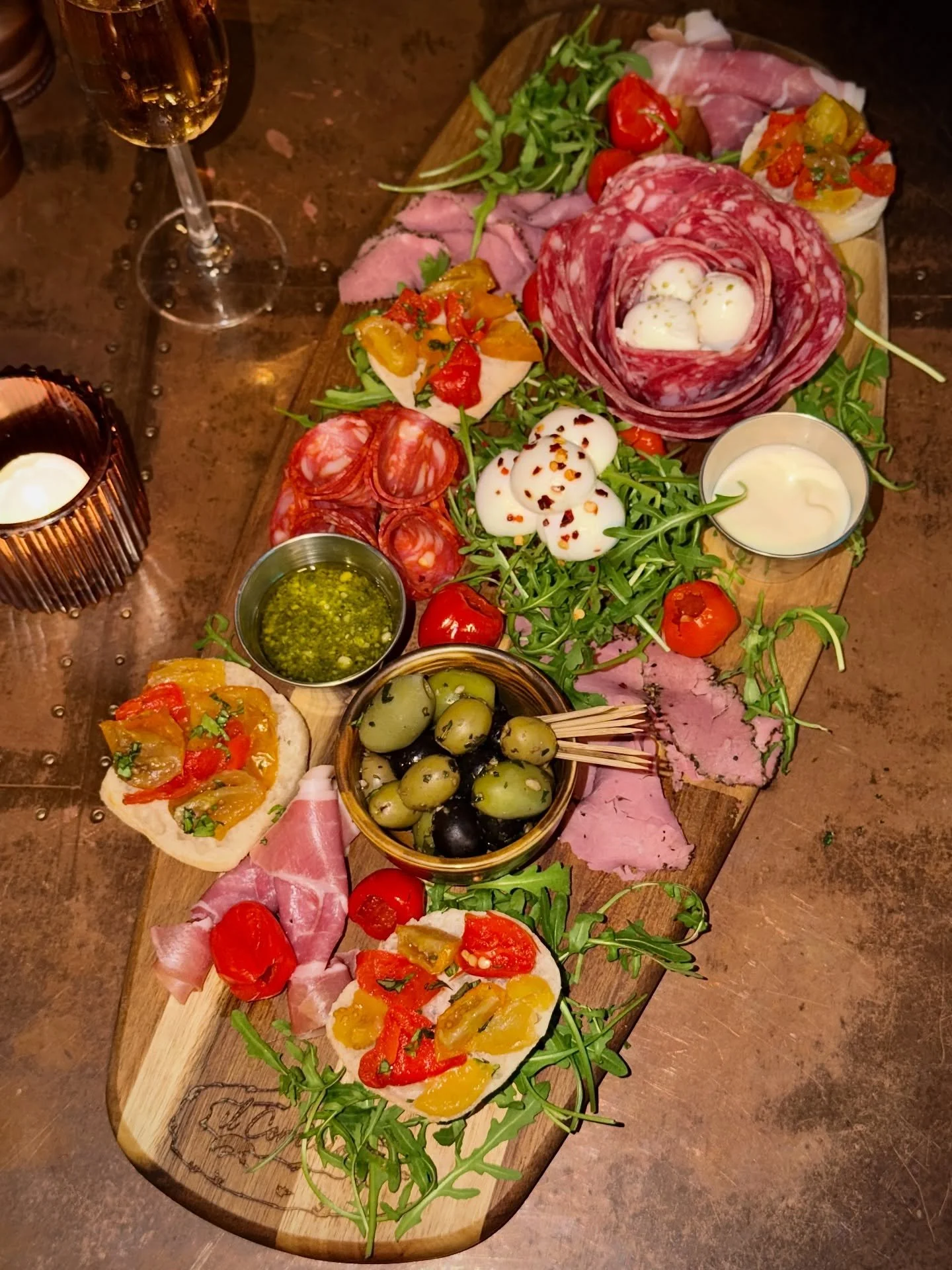 Too many date options&hellip;?

BRING THE GIRLS! 💃

Ladies, Book a table of 4 or more from Friday - Sunday and we&rsquo;ll treat you to a FREE sharing board AND glass of rose Prosecco; with your pizzas 🍕🍕

Available 
13th-15th Feb 🗓️

Happy Galen